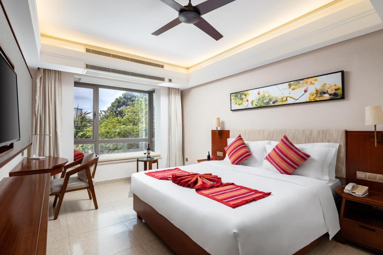 Sanya Seacube Holiday Hotel Bagian luar foto