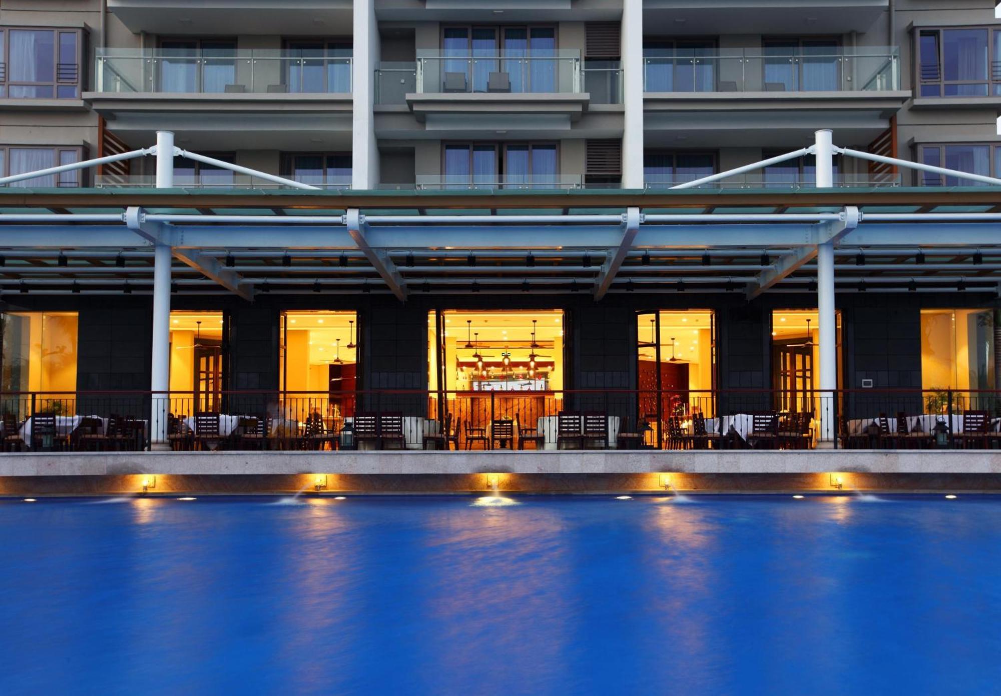 Sanya Seacube Holiday Hotel Bagian luar foto