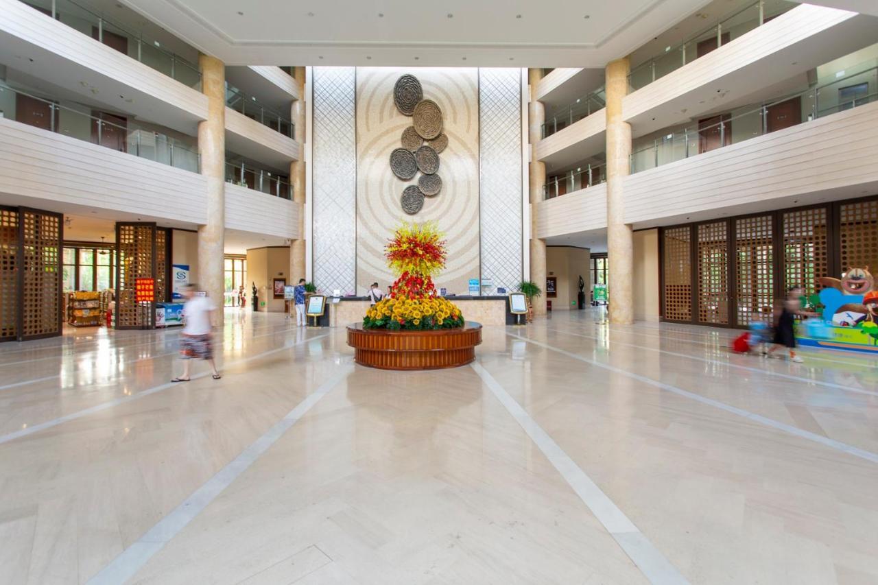 Sanya Seacube Holiday Hotel Bagian luar foto